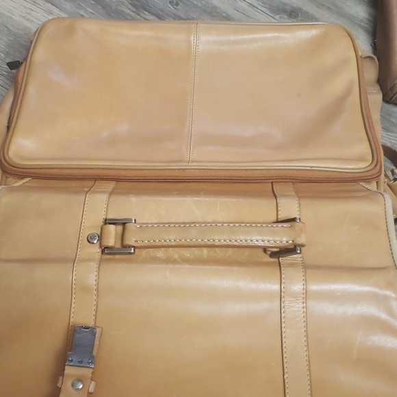 Kenneth Cole Leather messenger computer bag - Picture 11 of 16